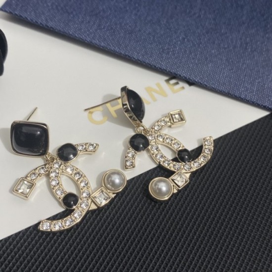 Next hit inevitable brand earrings 2023SS CHANEL Chanel Next hit inevitable brand earrings 2023SS CHANEL Chanel